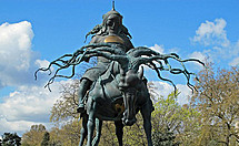 Казанские противники скульптуры Даши Намдакова получили союзников в Лондоне