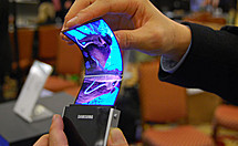 Samsung запускает в производство гибкие дисплеи