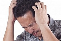 Стресс заставляет мужчин быть общительнее