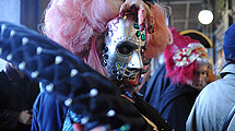Традиционный карнавал начинается в Венеции